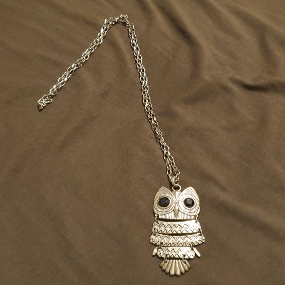 Silver owl necklace